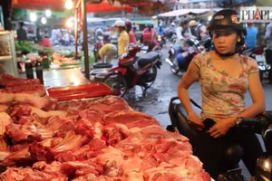 Người nội trợ tự bảo vệ mình trước thịt heo nhiễm độc