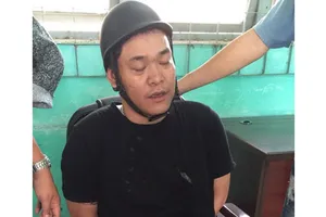 Bắt hơn 1kg ma túy đá được 'ngụy trang' trong thùng mắm