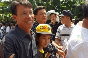 Clip ông Đoàn Văn Vươn vui mừng cùng gia đình ngày đặc xá