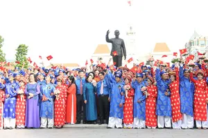 Ngày hạnh phúc của 100 đôi uyên ương