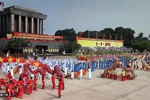 Ai đặt tên Quảng trường Ba Đình ?