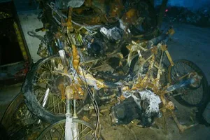 Đốt tiệm bánh mì của chị gái, bốn người bị bỏng nặng