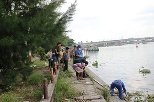 Phát hiện thi thể cô gái trẻ trôi trên sông Sài Gòn