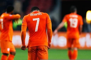 Vòng loại Euro 2016: Hà Lan bị loại, Thổ Nhĩ Kỳ, Croatia ung dung đến Pháp