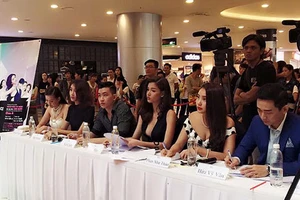 Đình chỉ tuyển sinh người mẫu chui của bầu Khắc Tiệp 