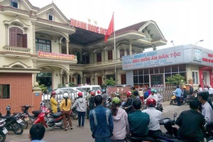 Khởi tố người vợ đâm chết chồng trong khách sạn 