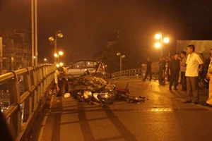 Khởi tố vụ taxi gây tai nạn liên hoàn trên cầu vượt Thái Hà