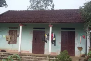 Nửa đêm vào nhà đâm mẹ, bắt con gái 5 tuổi làm con tin