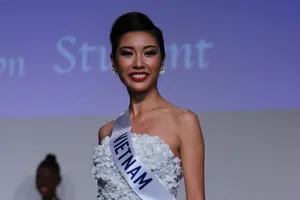 Thúy Vân vào top 4 hoa hậu ứng xử hay nhất thế giới năm 2015