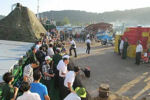 Chúc tết quân, dân quần đảo Thổ Chu