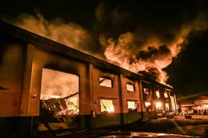 Cháy nổ kinh hoàng tại công ty sản xuất sơn