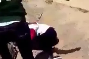 Đã xác định danh tính người đánh học sinh dã man rồi bỏ trốn