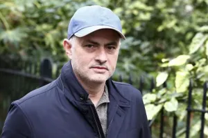 Mourinho lại tung hỏa mù