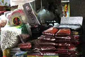 Chợ nước ngoài ở Sài Gòn - Kỳ 4: Thưởng thức kim chi tại chợ Hàn