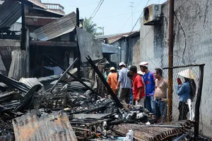 Cháy rụi 2 tiệm tạp hóa, thiệt hại tiền tỉ