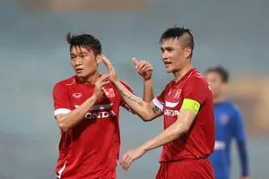 Công Vinh không thi đấu ở AFC: Đau chân hay đau đầu?