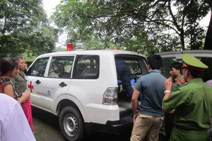 Nỗi đau của người ở lại khi 3 nữ sinh bị lũ cuốn tử vong