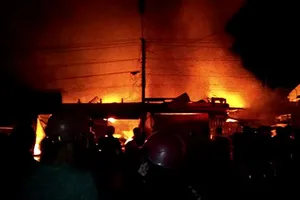 Cháy chợ, thiệt hại hàng chục tỉ đồng