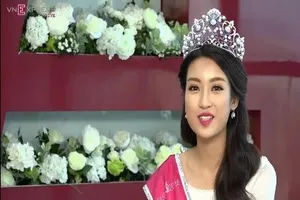 Tân Hoa hậu Đỗ Mỹ Linh: 'Em chưa hề làm gì răng mình hết!'