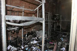 Ký túc xá phát hỏa, sinh viên tháo chạy