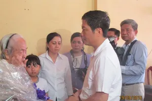 Bộ trưởng Công thương thăm gia đình anh Nguyễn Kim Danh