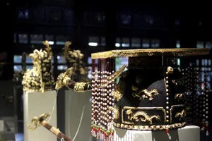 Huế:Chiêm ngưỡng bảo vật triều Nguyễn sau 71 năm trở về