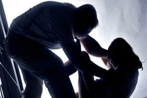 Mâu thuẫn, chồng đâm vợ tử vong