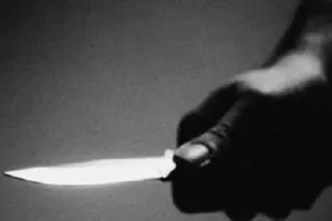 Chuẩn bị đến công an lấy lời khai, 1 cô gái bị đâm chết