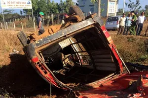 Xe tải tông mô tô, 2 người tử vong tại hiện trường 