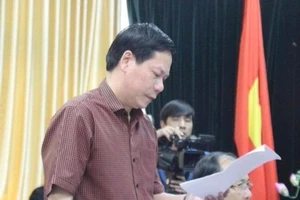 Cách chức giám đốc BV đa khoa tỉnh Hòa Bình