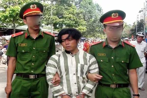 Đôi nam nữ bị cướp, hiếp khi đang tâm sự