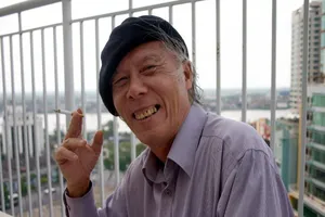 Những ngày rong chơi cùng ông 'Thời hoa đỏ'