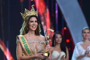 Ngắm tân hoa hậu Hoà bình Thế giới 2017