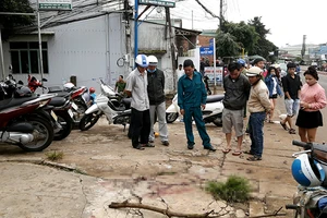 Sau tiếng súng nổ, 1 thanh niên gục chết bên vũng máu