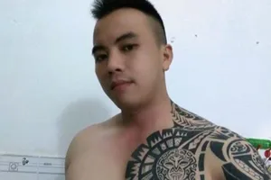 Bắt giam thanh niên cầm súng cướp ngân hàng ở Tân Phú