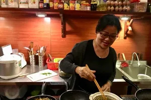 Cơm dẻo thơm, chan chút nước cá trê đồng kho ngon nức nở 