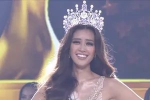 Khánh Vân đoạt vương miện Hoa hậu Hoàn vũ Việt Nam 2019