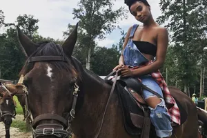 Vẻ đẹp đời thường của tân Hoa hậu Thế giới 2019