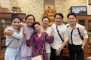 Trấn Thành chúc mừng NSƯT, danh hài Hoài Linh tròn tuổi 50