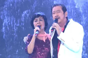 Có một ca sĩ, NSƯT Chánh Tín viết và hát lời Việt 'Tuyết rơi'