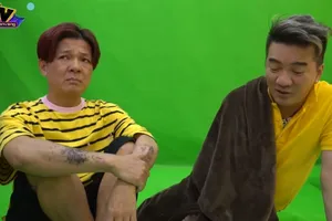 'Ngọc Hoàng' Mr Đàm tranh thủ ngủ khi tập Táo Xuân Canh Tý