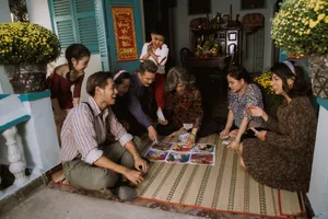 Gia đình 4 thế hệ đón tết cùng Đàm Vĩnh Hưng