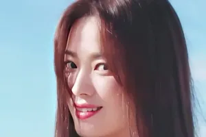 Song Hye Kyo khoe dáng tươi tắn ở tuổi 39