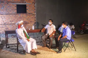 'Tư lệnh' trong chiến dịch chống COVID-19 ở thôn Văn Lâm 3