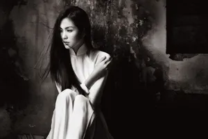 Áo dài gây thương nhớ của Tăng Thanh Hà 8 năm về trước