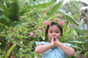 Ở Sài Gòn, nhớ ti gôn mọc bờ, mọc bụi 