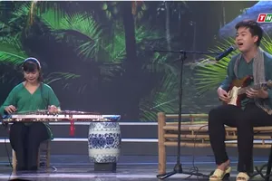 Ngọc Tuấn bản sao Mạnh Quỳnh vừa đàn vừa ca vọng cổ