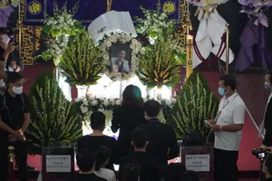 ‘Nhỏ ơi’ và Thánh ca trong lễ tang của nghệ sĩ Chí Tài