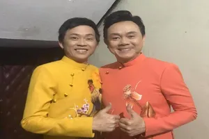 Hoài Linh làm thơ tiễn biệt nghệ sĩ Chí Tài