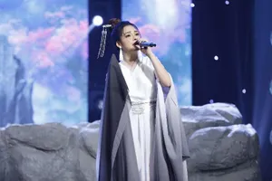 Tô Ngọc Hà chinh phục Ngọc Sơn, Họa Mi bằng Bolero cổ trang